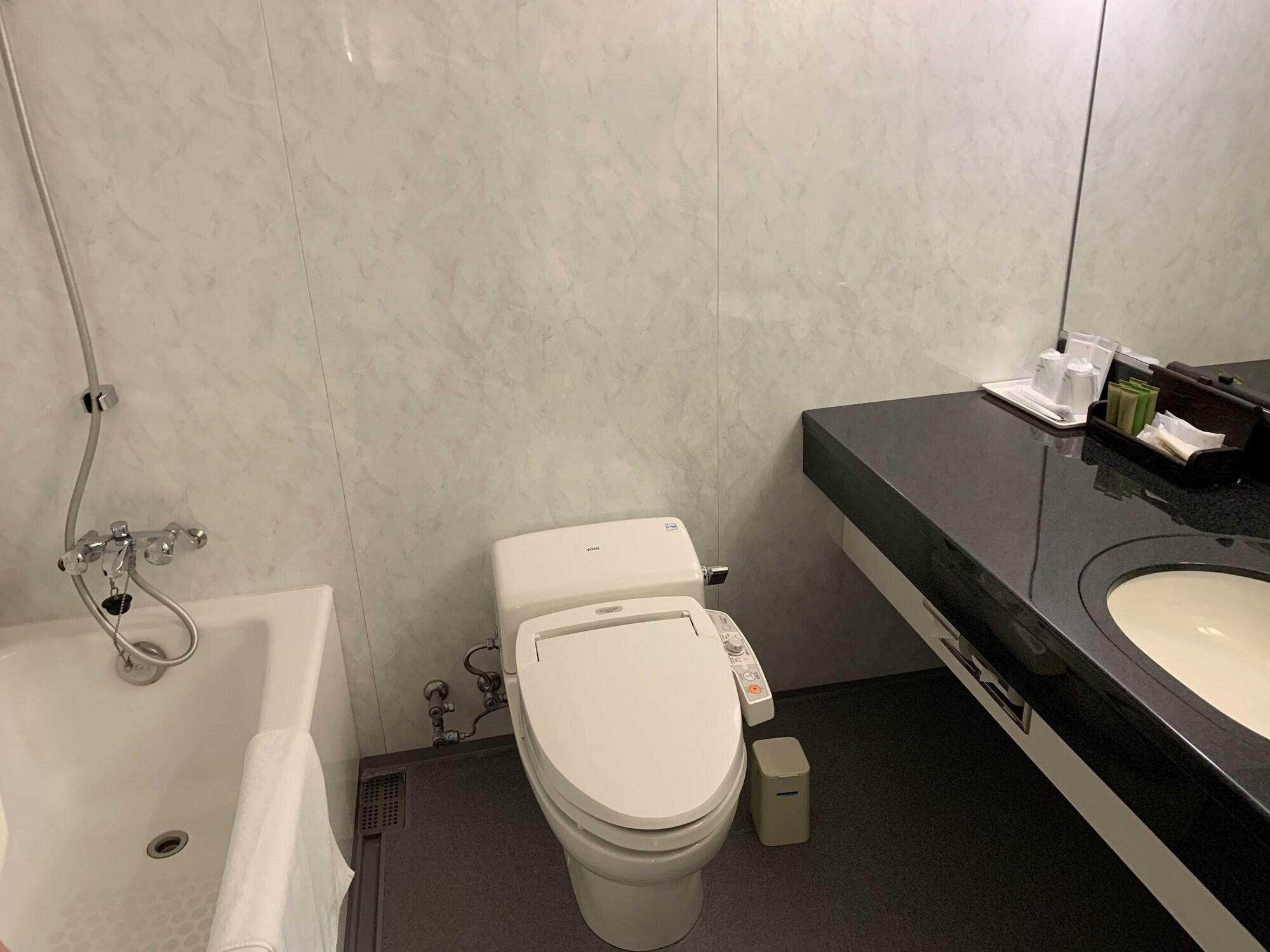 Hotel Blue Port Airport 3*